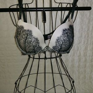 Victoria's Secrets Bra 36 C